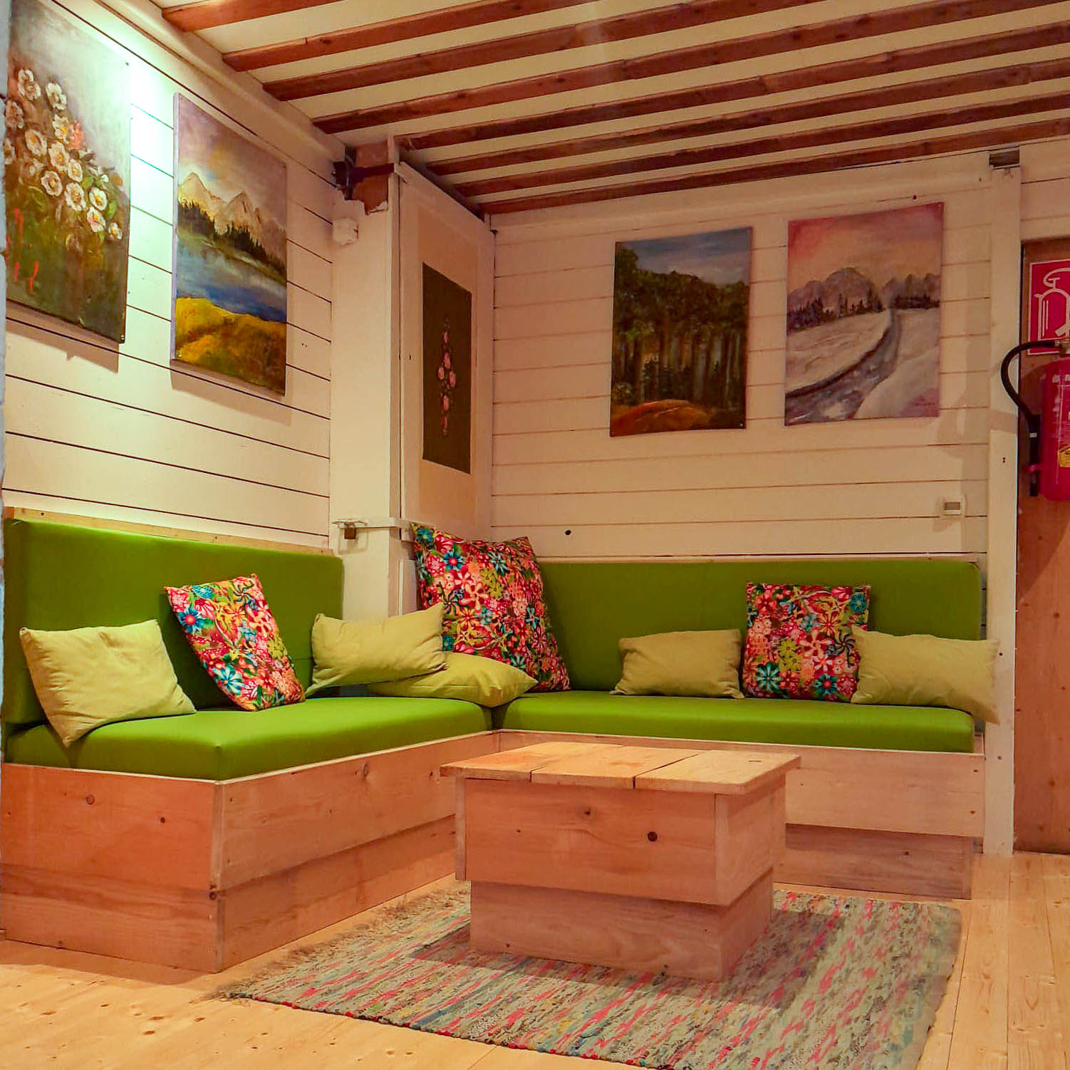 Innenraum für Treffen und Essen